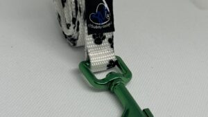 S.U. Signature Paw Emerald Accent